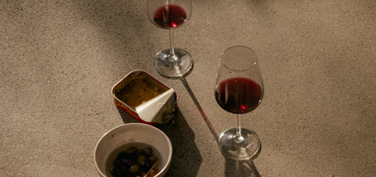 Probiotics and Alcohol: A Complete Guide to Mixing Both